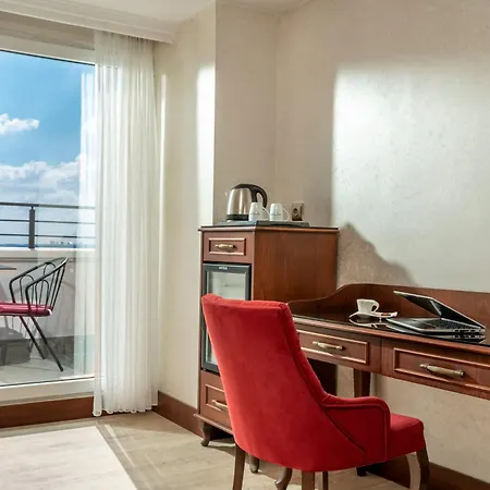 Hotel Occidental Taksim 4*