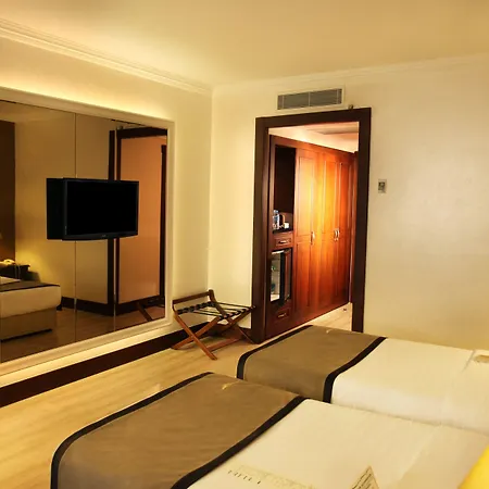 Occidental Taksim 4*