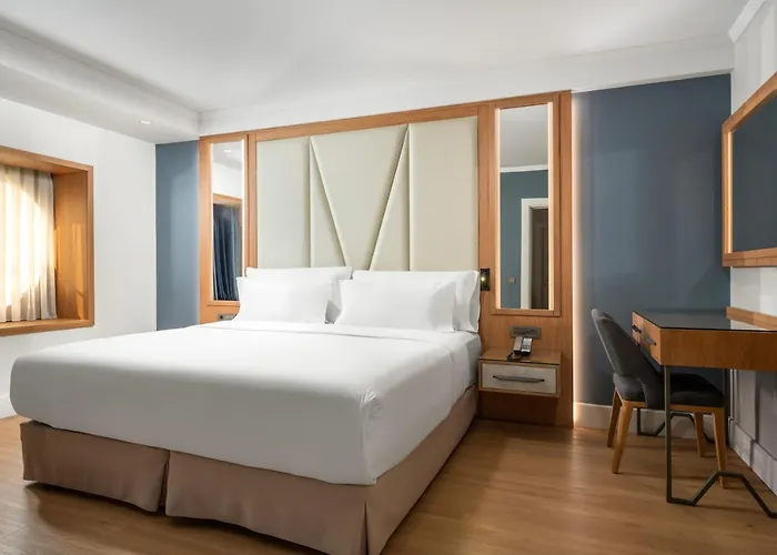 Occidental Taksim מלון 4*